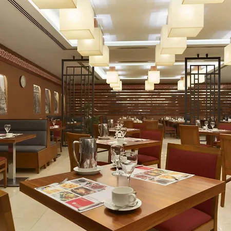 מלון Ramada Plaza By Wyndham Izmit 5*
