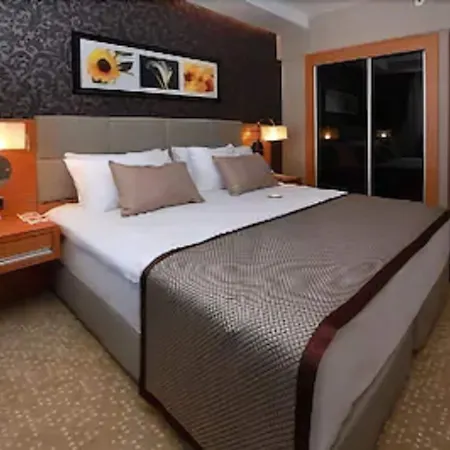 Отель Ramada Plaza By Wyndham Izmit