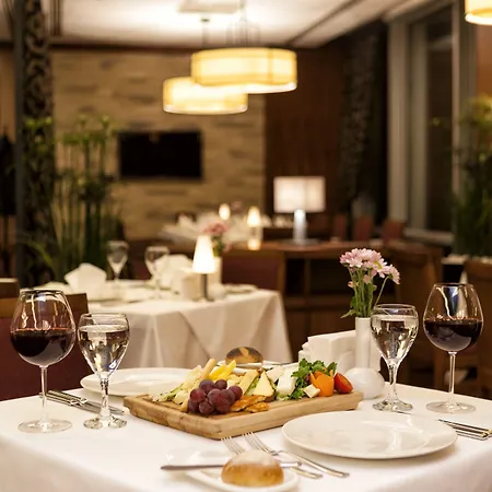 Ramada Plaza By Wyndham Izmit 5*