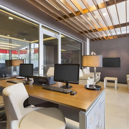 Отель Ramada Plaza By Wyndham Izmit