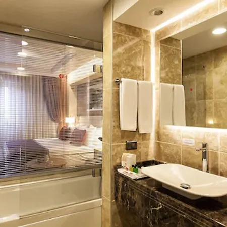 Ramada Plaza By Wyndham Izmit 5* Коджаэли