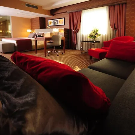Ramada Plaza By Wyndham Izmit 5*