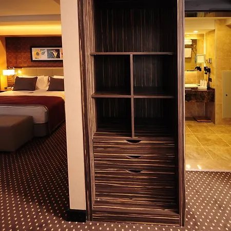 호텔 Ramada Plaza By Wyndham Izmit
